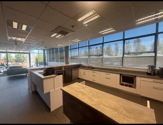 441M² OFFICE TO LET IN BLACKHEATH INDUSTRIAL